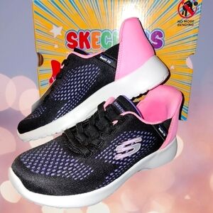 Skechers “Swift Fit”Hands Free  Slip-On Sneaker
